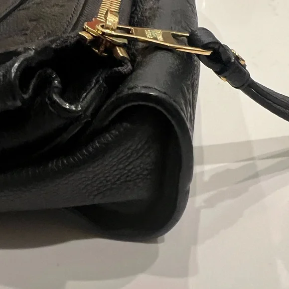 Louis Vuitton Blue/Black Leather Clutch with Gold Accents - Picture 4 of 11